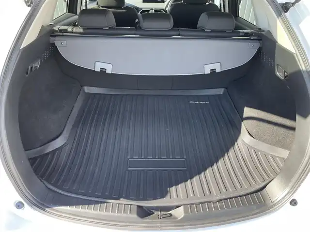 マツダ ＣＸ－５ XD スマートエディション 福岡県 2022(令4)年 2.3万km スノーフレイクホワイトパールマイカ ディーゼルターボ/純正ナビ/(フルセグTV/Bluetooth/USB)/バックカメラ/全方位カメラ/ヘッドアップディスプレイ/i-ACTIVESENSE/・ドライバーアテンションアラート/・速度標識認識/・車間認認知支援システム/・車線逸脱警報システム/・ブラインドスポットモニタリング/・スマートシティブレーキサポート/コーナーセンサー/ETC/ドライブレコーダー/禁煙車/LEDヘッドライト/オートライト/フォグランプ/横滑り防止装置/スマートキー/プッシュスタート/アイドリングストップ/ステアリングスイッチ/革巻きステアリング/ウィンカーミラー/電動格納ミラー/純正17インチアルミホイール/フロアマット