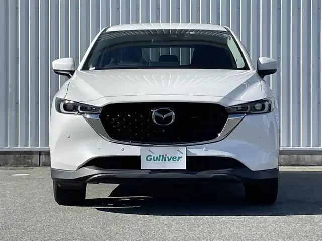 マツダ ＣＸ－５ XD スマートエディション 福岡県 2022(令4)年 2.3万km スノーフレイクホワイトパールマイカ ディーゼルターボ/純正ナビ/(フルセグTV/Bluetooth/USB)/バックカメラ/全方位カメラ/ヘッドアップディスプレイ/i-ACTIVESENSE/・ドライバーアテンションアラート/・速度標識認識/・車間認認知支援システム/・車線逸脱警報システム/・ブラインドスポットモニタリング/・スマートシティブレーキサポート/コーナーセンサー/ETC/ドライブレコーダー/禁煙車/LEDヘッドライト/オートライト/フォグランプ/横滑り防止装置/スマートキー/プッシュスタート/アイドリングストップ/ステアリングスイッチ/革巻きステアリング/ウィンカーミラー/電動格納ミラー/純正17インチアルミホイール/フロアマット