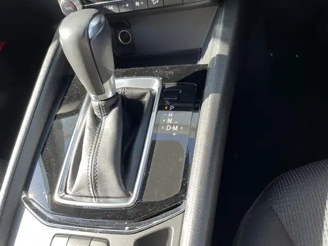マツダ ＣＸ－５ XD スマートエディション 福岡県 2022(令4)年 2.3万km スノーフレイクホワイトパールマイカ ディーゼルターボ/純正ナビ/(フルセグTV/Bluetooth/USB)/バックカメラ/全方位カメラ/ヘッドアップディスプレイ/i-ACTIVESENSE/・ドライバーアテンションアラート/・速度標識認識/・車間認認知支援システム/・車線逸脱警報システム/・ブラインドスポットモニタリング/・スマートシティブレーキサポート/コーナーセンサー/ETC/ドライブレコーダー/禁煙車/LEDヘッドライト/オートライト/フォグランプ/横滑り防止装置/スマートキー/プッシュスタート/アイドリングストップ/ステアリングスイッチ/革巻きステアリング/ウィンカーミラー/電動格納ミラー/純正17インチアルミホイール/フロアマット