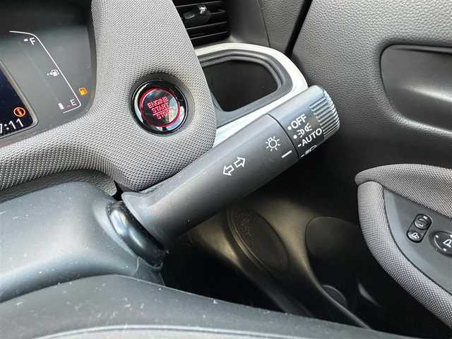 ホンダ フィット クロスター 熊本県 2020(令2)年 3.3万km サーフブルー/ブラック ワンオーナー/プッシュスタート/純正ナビ/（CD・DVD・フルセグTV・BTオーディオ・SD）/バックカメラ/ETC/前後ドライブレコーダー/純正16インチAW/レーダークルーズ/ルーフレール/LEDヘッドライト/オートライト/前後コーナーセンサー/横滑り防止装置/ウィンカーミラー/純正フロアマット/純正ドアバイザー/新車保証書/取扱説明書/スマートスペアキー×1本