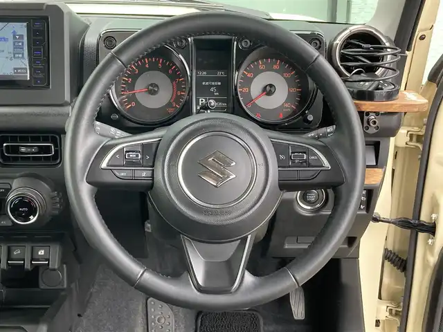 スズキ ジムニー XC 香川県 2022(令4)年 2.4万km シフォンアイボリーメタリックブラック2トーンルーフ 登録時走行距離：23436km/ケンウッドナビ/　CD DVD BT フルセグTV/衝突被害軽減装置/レーンキープアシスト/クルーズコントロール/ダウンヒルアシストコントロール/LEDヘッドライト/オートライト/フォグランプ/ETC/ドライブレコーダー/横滑り防止装置/アイドリングストップ/シートヒーター/プッシュスタート/スマートキー/スペアキー