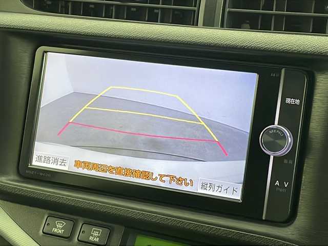 トヨタ アクア S 新潟県 2014(平26)年 5.6万km ライムホワイトパールクリスタルシャイン 純正SDナビ（NSZT-W62G）/フルセグTV/Bluetooth/CD/DVD/SD/バックカメラ/社外ETC/D席シートリフター/EGプッシュスタート/スマートキー/純正フロアマット/ハロゲンヘッドライト/取扱説明書