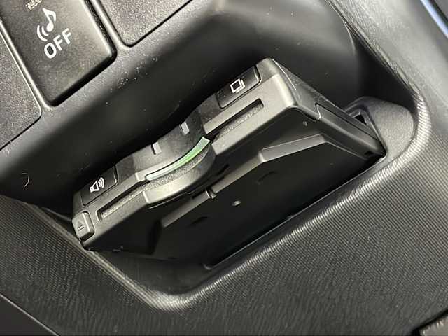 トヨタ アクア S 新潟県 2014(平26)年 5.6万km ライムホワイトパールクリスタルシャイン 純正SDナビ（NSZT-W62G）/フルセグTV/Bluetooth/CD/DVD/SD/バックカメラ/社外ETC/D席シートリフター/EGプッシュスタート/スマートキー/純正フロアマット/ハロゲンヘッドライト/取扱説明書