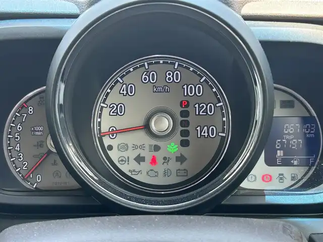 ホンダ Ｎ ＯＮＥ 兵庫県 2018(平30)年 6.8万km プレミアムアイボリーパール2トーン バックカメラ/純正ナビ/シートヒーター/スイッチスタート/Bluetooth/USBポート/LEDヘッドライト/純正フロアマット/ビルトインETC/ハーフレザー/フルセグTV/地図SD未装着のため未確認
