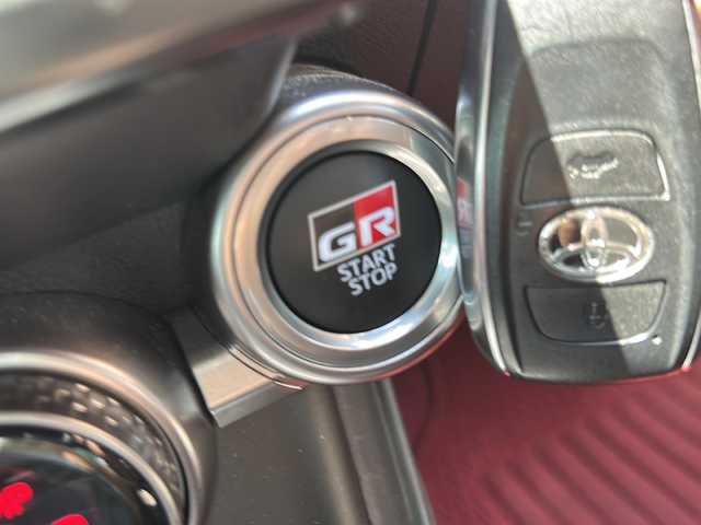トヨタ ＧＲ８６ RZ 福島県 2022(令4)年 2.5万km クリスタルホワイトパール ハーフレザーシート/社外メモリナビ＆フルセグＴＶ/（ＤＶＤ＆ＣＤ＆ＵＳＢ＆ＢＴ）/バックカメラ/クルーズコントロール/ブラインドスポットモニター/ＢＥＬＬＯＦデジタルインナーミラー/ＥＴＣ/純正１８inアルミホイール/オートライト/ＬＥＤライト/電動格納ミラー/スマートキー/プッシュスタート/Ｗエアバッグ/横滑り防止装置/ＡＢＳ/純正フロアマット/新車保証書/取扱説明書