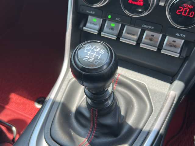 トヨタ ＧＲ８６ RZ 福島県 2022(令4)年 2.5万km クリスタルホワイトパール ハーフレザーシート/社外メモリナビ＆フルセグＴＶ/（ＤＶＤ＆ＣＤ＆ＵＳＢ＆ＢＴ）/バックカメラ/クルーズコントロール/ブラインドスポットモニター/ＢＥＬＬＯＦデジタルインナーミラー/ＥＴＣ/純正１８inアルミホイール/オートライト/ＬＥＤライト/電動格納ミラー/スマートキー/プッシュスタート/Ｗエアバッグ/横滑り防止装置/ＡＢＳ/純正フロアマット/新車保証書/取扱説明書