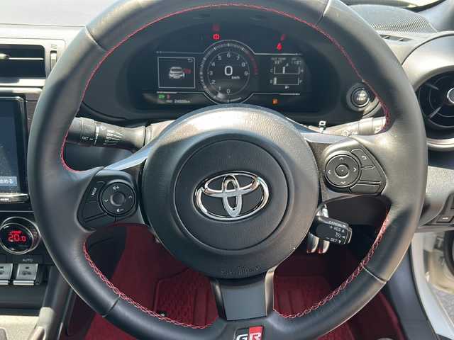 トヨタ ＧＲ８６ RZ 福島県 2022(令4)年 2.5万km クリスタルホワイトパール ハーフレザーシート/社外メモリナビ＆フルセグＴＶ/（ＤＶＤ＆ＣＤ＆ＵＳＢ＆ＢＴ）/バックカメラ/クルーズコントロール/ブラインドスポットモニター/ＢＥＬＬＯＦデジタルインナーミラー/ＥＴＣ/純正１８inアルミホイール/オートライト/ＬＥＤライト/電動格納ミラー/スマートキー/プッシュスタート/Ｗエアバッグ/横滑り防止装置/ＡＢＳ/純正フロアマット/新車保証書/取扱説明書