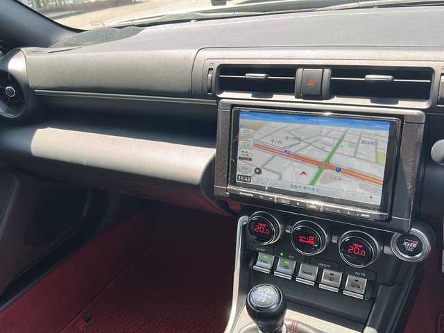 トヨタ ＧＲ８６ RZ 福島県 2022(令4)年 2.5万km クリスタルホワイトパール ハーフレザーシート/社外メモリナビ＆フルセグＴＶ/（ＤＶＤ＆ＣＤ＆ＵＳＢ＆ＢＴ）/バックカメラ/クルーズコントロール/ブラインドスポットモニター/ＢＥＬＬＯＦデジタルインナーミラー/ＥＴＣ/純正１８inアルミホイール/オートライト/ＬＥＤライト/電動格納ミラー/スマートキー/プッシュスタート/Ｗエアバッグ/横滑り防止装置/ＡＢＳ/純正フロアマット/新車保証書/取扱説明書