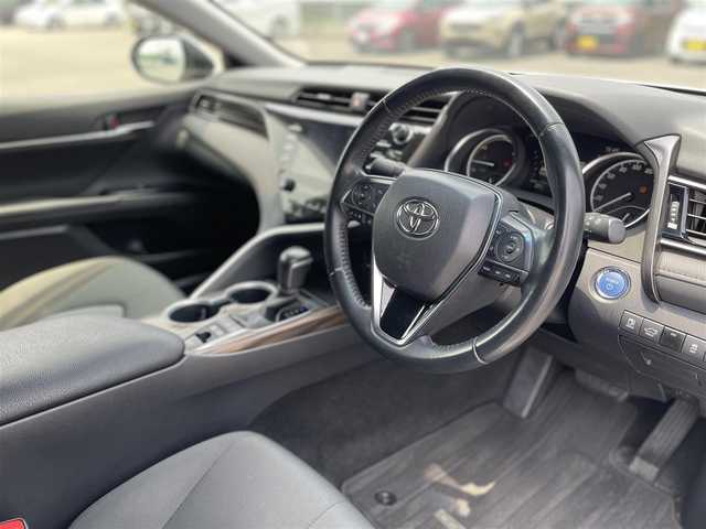 トヨタ カムリ G 宮崎県 2020(令2)年 6.1万km プラチナホワイトパールマイカ 純正ディスプレイオーディオ/フルセグTV/TVキャンセラー/バックカメラ/ステアリングスイッチ/レーダークルーズコントロール/横滑り防止機能/オートハイビーム/D席パワーシート/前後ドライブレコーダー/クリアランスソナー/ブラインドスポットモニタ/車線逸脱警報/モデリスタフルエアロ/ビルトインETC