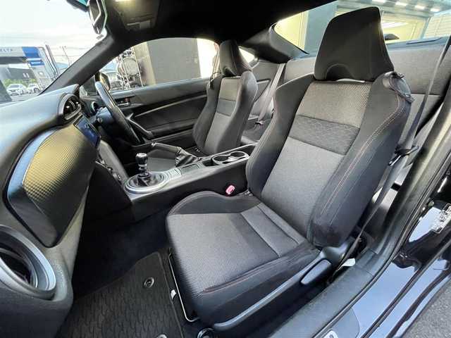 トヨタ ８６ GT 愛知県 2014(平26)年 10.7万km クリスタルブラックシリカ (株)IDOMが運営する【じしゃロン名古屋鳴海店】の自社ローン専用車両になりますこちらは現金またはオートローンご利用時の価格です。自社ローンご希望の方は別途その旨お申付け下さい/社外7インチナビ/【Bluetooth/CD/DVD/フルセグTV/USB】/HIDヘッドライト/オートライト/オートマチックハイビーム/ABS/横滑り防止装置/カーテンエアバッグ/プッシュスタート/スマートキー/社外17インチAW