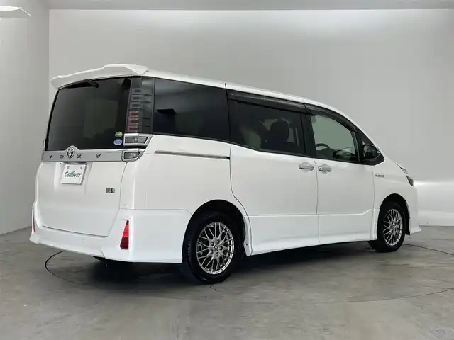 トヨタ ヴォクシー ハイブリッド ZS 煌Ⅱ 埼玉県 2019(令1)年 6.3万km ホワイトパールクリスタルシャイン ＡＬＰＩＮＥ１１インチナビ　バックカメラ　ビルトインＥＴＣ　ドライブレコーダー　クルーズコントロール　セーフティセンス　シートヒーター　純正アルミホイール　オートライト　スマートキー　ＬＥＤ　地デジ