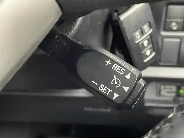トヨタ ヴォクシー ハイブリッド ZS 煌Ⅱ 埼玉県 2019(令1)年 6.3万km ホワイトパールクリスタルシャイン ＡＬＰＩＮＥ１１インチナビ　バックカメラ　ビルトインＥＴＣ　ドライブレコーダー　クルーズコントロール　セーフティセンス　シートヒーター　純正アルミホイール　オートライト　スマートキー　ＬＥＤ　地デジ