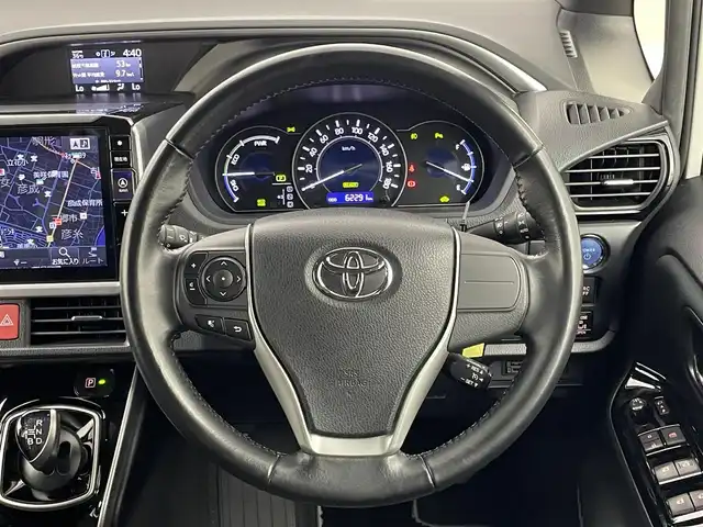 トヨタ ヴォクシー ハイブリッド ZS 煌Ⅱ 埼玉県 2019(令1)年 6.3万km ホワイトパールクリスタルシャイン ＡＬＰＩＮＥ１１インチナビ　バックカメラ　ビルトインＥＴＣ　ドライブレコーダー　クルーズコントロール　セーフティセンス　シートヒーター　純正アルミホイール　オートライト　スマートキー　ＬＥＤ　地デジ