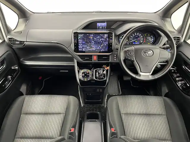 トヨタ ヴォクシー ハイブリッド ZS 煌Ⅱ 埼玉県 2019(令1)年 6.3万km ホワイトパールクリスタルシャイン ＡＬＰＩＮＥ１１インチナビ　バックカメラ　ビルトインＥＴＣ　ドライブレコーダー　クルーズコントロール　セーフティセンス　シートヒーター　純正アルミホイール　オートライト　スマートキー　ＬＥＤ　地デジ