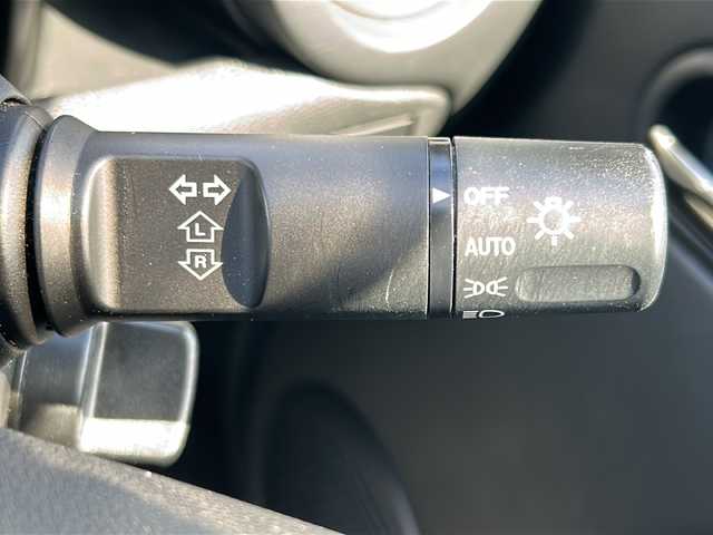 マツダ デミオ 13－スカイA Sスター グレイス 石川県 2013(平25)年 5.4万km ジールレッドマイカ 純正メモリナビ/バックカメラ/ETC/LEDライト/オートライト/横滑り防止/純正スタットレスタイヤ車載/スマートキー/純正フロアマット
