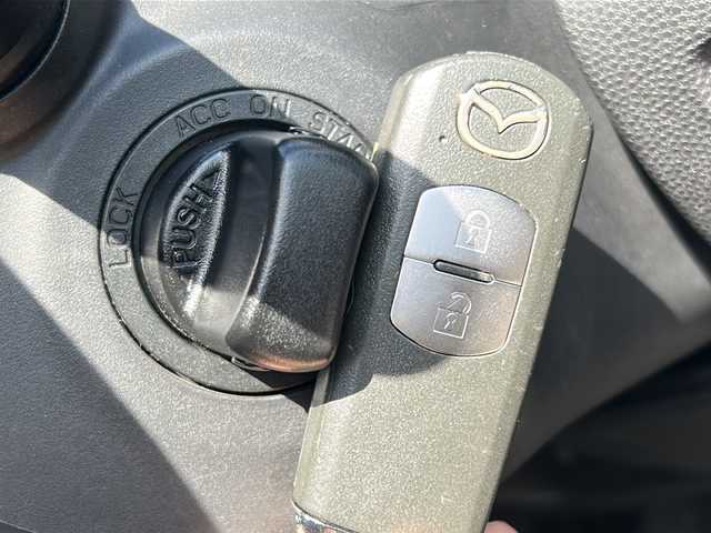 マツダ デミオ 13－スカイA Sスター グレイス 石川県 2013(平25)年 5.4万km ジールレッドマイカ 純正メモリナビ/バックカメラ/ETC/LEDライト/オートライト/横滑り防止/純正スタットレスタイヤ車載/スマートキー/純正フロアマット