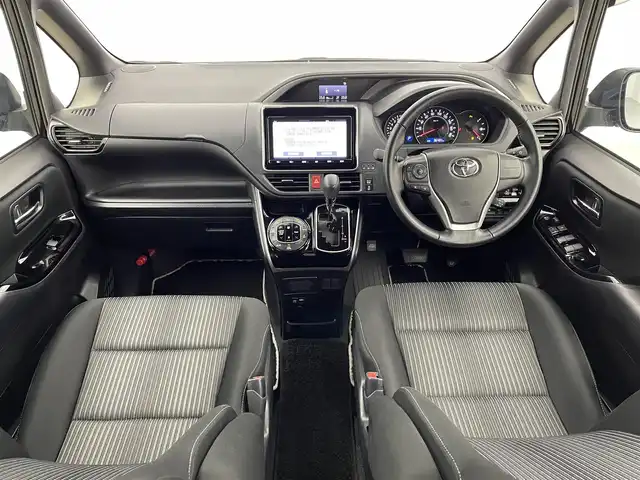 トヨタ ヴォクシー ZS 煌Ⅱ 宮城県 2020(令2)年 3.7万km ブラック 純正９型ナビ　/１２型フリップダウンモニター　/両側パワースライドドア　/プリクラッシュセーフティシステム　/レーンディパーチャーアラート/オートマチックハイビーム　/クリアランスソナー　/バックモニター/ＥＴＣ　/前後ドライブレコーダー　/後席エアコン/リアサンシェード/フルセグTV/CD/DVD/Bluetooth/充電用USBポート/LEDヘッドランプ/フォグランプ/純正16インチAW/禁煙車
