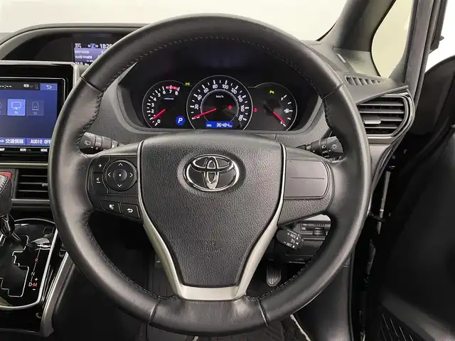 トヨタ ヴォクシー ZS 煌Ⅱ 宮城県 2020(令2)年 3.7万km ブラック 純正９型ナビ　/１２型フリップダウンモニター　/両側パワースライドドア　/プリクラッシュセーフティシステム　/レーンディパーチャーアラート/オートマチックハイビーム　/クリアランスソナー　/バックモニター/ＥＴＣ　/前後ドライブレコーダー　/後席エアコン/リアサンシェード/フルセグTV/CD/DVD/Bluetooth/充電用USBポート/LEDヘッドランプ/フォグランプ/純正16インチAW/禁煙車