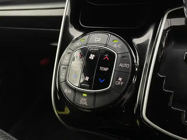 トヨタ ヴォクシー ZS 煌Ⅱ 宮城県 2020(令2)年 3.7万km ブラック 純正９型ナビ　/１２型フリップダウンモニター　/両側パワースライドドア　/プリクラッシュセーフティシステム　/レーンディパーチャーアラート/オートマチックハイビーム　/クリアランスソナー　/バックモニター/ＥＴＣ　/前後ドライブレコーダー　/後席エアコン/リアサンシェード/フルセグTV/CD/DVD/Bluetooth/充電用USBポート/LEDヘッドランプ/フォグランプ/純正16インチAW/禁煙車