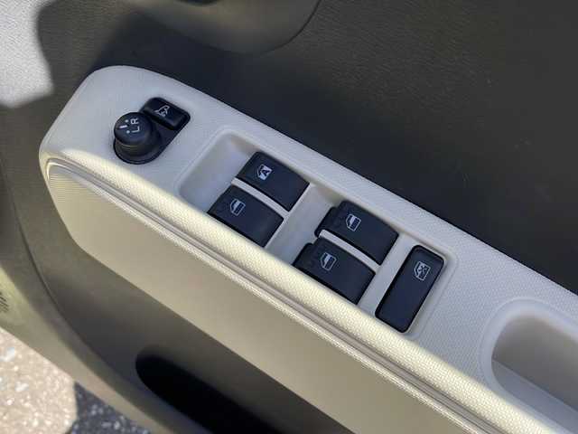 ダイハツ ミラ ココア X 石川県 2013(平25)年 4.9万km コットンアイボリー ワンオーナー/純正CDオーディオ/社外エンジンスターター/アイドリングストップ/マニュアル式ヘッドライトレベライザー/フルオートエアコン/電動格納ミラー/ABS/WSRS/取り扱い説明書/新車保証書