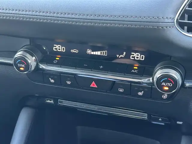 マツダ マツダ３セダン 20S Lパッケージ 道東・釧路十勝 2020(令2)年 5万km ソウルレッドクリスタルM 4WD/i-ACTIVESENSE/【運転支援】/・車間制御/・速度標識警報/・ドライバーモニタリング/【リスク警報】/・前側方接近車両検知/・後側方接近車両検知/・車線逸脱警報システム/・ブラインドスポットモニタリング/【リスク回避支援】/・ディスタンス＆スピード・アラート/・レーンキープアシストシステム/【事故回避支援】/・スマートブレーキサポート(前進/後進)/純正メモリナビ/ (CD/DVD/BT)/車外カメラ/ (バック/全方位)/ビルトインETC/純正前後ドライブレコーダー/パワーシート/ (運転席)/シートヒーター/ (運転席/助手席)/革巻きステアリング/ステアリングスイッチ/ステアリングヒーター/パドルシフト/レーダークルーズコントロール/プッシュスタート/スマートキー/スペアキー/社外18インチAW/オートライト/オートマチックハイビーム/ヘッドアップディスプレイ/ウインカーミラー/電動格納ミラー/純正フロアマット