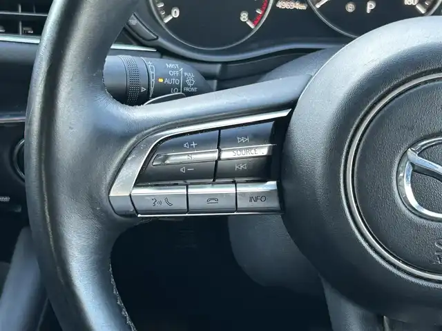 マツダ マツダ３セダン 20S Lパッケージ 道東・釧路十勝 2020(令2)年 5万km ソウルレッドクリスタルM 4WD/i-ACTIVESENSE/【運転支援】/・車間制御/・速度標識警報/・ドライバーモニタリング/【リスク警報】/・前側方接近車両検知/・後側方接近車両検知/・車線逸脱警報システム/・ブラインドスポットモニタリング/【リスク回避支援】/・ディスタンス＆スピード・アラート/・レーンキープアシストシステム/【事故回避支援】/・スマートブレーキサポート(前進/後進)/純正メモリナビ/ (CD/DVD/BT)/車外カメラ/ (バック/全方位)/ビルトインETC/純正前後ドライブレコーダー/パワーシート/ (運転席)/シートヒーター/ (運転席/助手席)/革巻きステアリング/ステアリングスイッチ/ステアリングヒーター/パドルシフト/レーダークルーズコントロール/プッシュスタート/スマートキー/スペアキー/社外18インチAW/オートライト/オートマチックハイビーム/ヘッドアップディスプレイ/ウインカーミラー/電動格納ミラー/純正フロアマット