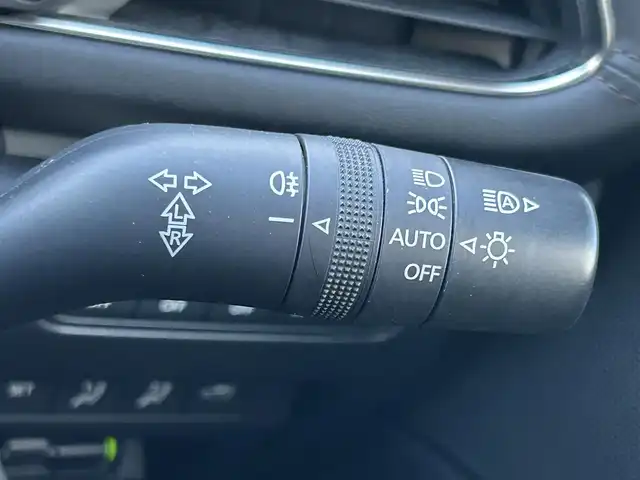 マツダ マツダ３セダン 20S Lパッケージ 道東・釧路十勝 2020(令2)年 5万km ソウルレッドクリスタルM 4WD/i-ACTIVESENSE/【運転支援】/・車間制御/・速度標識警報/・ドライバーモニタリング/【リスク警報】/・前側方接近車両検知/・後側方接近車両検知/・車線逸脱警報システム/・ブラインドスポットモニタリング/【リスク回避支援】/・ディスタンス＆スピード・アラート/・レーンキープアシストシステム/【事故回避支援】/・スマートブレーキサポート(前進/後進)/純正メモリナビ/ (CD/DVD/BT)/車外カメラ/ (バック/全方位)/ビルトインETC/純正前後ドライブレコーダー/パワーシート/ (運転席)/シートヒーター/ (運転席/助手席)/革巻きステアリング/ステアリングスイッチ/ステアリングヒーター/パドルシフト/レーダークルーズコントロール/プッシュスタート/スマートキー/スペアキー/社外18インチAW/オートライト/オートマチックハイビーム/ヘッドアップディスプレイ/ウインカーミラー/電動格納ミラー/純正フロアマット