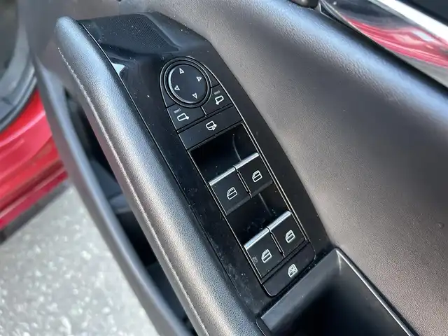 マツダ マツダ３セダン 20S Lパッケージ 道東・釧路十勝 2020(令2)年 5万km ソウルレッドクリスタルM 4WD/i-ACTIVESENSE/【運転支援】/・車間制御/・速度標識警報/・ドライバーモニタリング/【リスク警報】/・前側方接近車両検知/・後側方接近車両検知/・車線逸脱警報システム/・ブラインドスポットモニタリング/【リスク回避支援】/・ディスタンス＆スピード・アラート/・レーンキープアシストシステム/【事故回避支援】/・スマートブレーキサポート(前進/後進)/純正メモリナビ/ (CD/DVD/BT)/車外カメラ/ (バック/全方位)/ビルトインETC/純正前後ドライブレコーダー/パワーシート/ (運転席)/シートヒーター/ (運転席/助手席)/革巻きステアリング/ステアリングスイッチ/ステアリングヒーター/パドルシフト/レーダークルーズコントロール/プッシュスタート/スマートキー/スペアキー/社外18インチAW/オートライト/オートマチックハイビーム/ヘッドアップディスプレイ/ウインカーミラー/電動格納ミラー/純正フロアマット