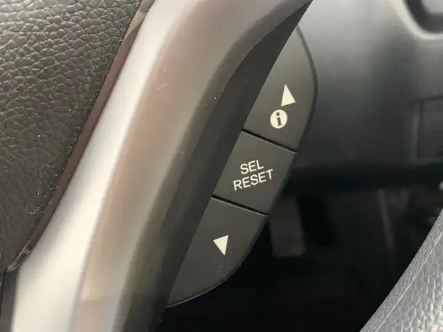 ホンダ フィット ハイブリット Fパッケージ 福井県 2014(平26)年 6.3万km クリスタルブラックパール (株)IDOMが運営する【じしゃロン福井店】の自社ローン専用車両になりますこちらは現金またはオートローンご利用時の価格です。自社ローンご希望の方は別途その旨お申付け下さい/登録時走行距離62738km/ワンオーナー/社外ナビ/地デジTV(AM/FM/CD/USB)/バックカメラ/ビルトインETC/ドライブレコーダー/横滑り抑制機能/車両接近通報装置/ECONモード/アイドリングストップ/純正フロアマット/プッシュスタート/スマートキー(スペアキー×1)/保証書/取説