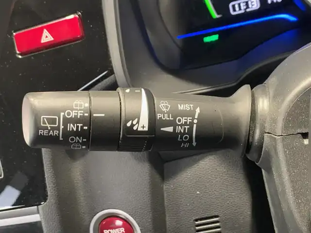 ホンダ フィット ハイブリット Fパッケージ 福井県 2014(平26)年 6.3万km クリスタルブラックパール (株)IDOMが運営する【じしゃロン福井店】の自社ローン専用車両になりますこちらは現金またはオートローンご利用時の価格です。自社ローンご希望の方は別途その旨お申付け下さい/登録時走行距離62738km/ワンオーナー/社外ナビ/地デジTV(AM/FM/CD/USB)/バックカメラ/ビルトインETC/ドライブレコーダー/横滑り抑制機能/車両接近通報装置/ECONモード/アイドリングストップ/純正フロアマット/プッシュスタート/スマートキー(スペアキー×1)/保証書/取説