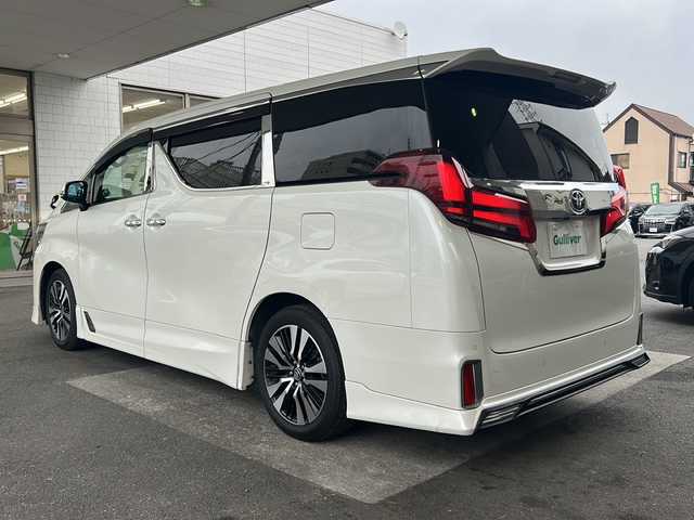 トヨタ アルファード S Cパッケージ 京都府 2020(令2)年 9万km ホワイトパールクリスタルシャイン 三眼LEDヘッドライト/TRDフルエアロ/純正9インチディスプレイオーディオナビ/Bluetooth/フルセグTV/トヨタセーフティセンス/クリアランスソナー/レーンキープアシスト/レーダークルーズコントロール/オートマチックハイビーム/PCS/RSA/PKSB/Miracast/バックカメラ/ブレーキホールド/ナノイー/フォグランプ/両側パワースライドドア/ビルトインETC/サンシェード/オールオートウインドウ/ベンチレーター/メモリーパワーシート/オートライト/オートマチックハイビーム/ステアリングヒーター/電動パーキングブレーキ/純正18インチAW