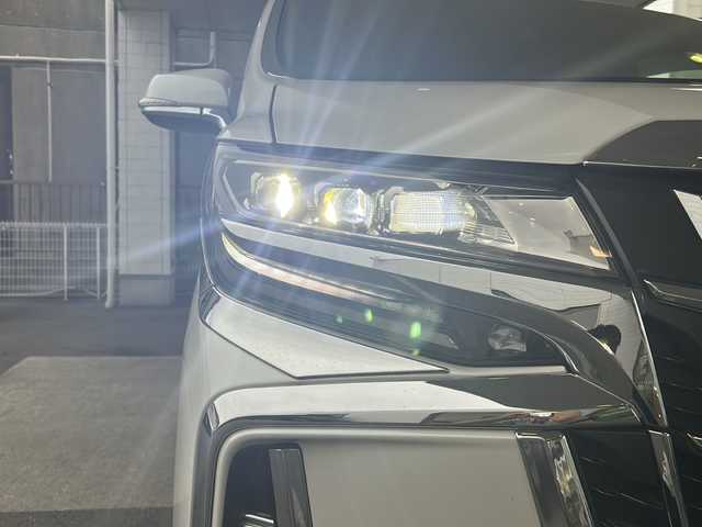 トヨタ アルファード S Cパッケージ 京都府 2020(令2)年 9万km ホワイトパールクリスタルシャイン 三眼LEDヘッドライト/TRDフルエアロ/純正9インチディスプレイオーディオナビ/Bluetooth/フルセグTV/トヨタセーフティセンス/クリアランスソナー/レーンキープアシスト/レーダークルーズコントロール/オートマチックハイビーム/PCS/RSA/PKSB/Miracast/バックカメラ/ブレーキホールド/ナノイー/フォグランプ/両側パワースライドドア/ビルトインETC/サンシェード/オールオートウインドウ/ベンチレーター/メモリーパワーシート/オートライト/オートマチックハイビーム/ステアリングヒーター/電動パーキングブレーキ/純正18インチAW