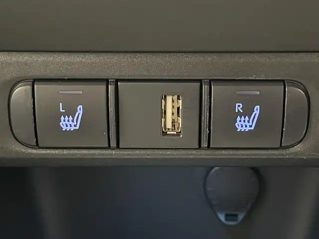 トヨタ ヤリス ハイブリッド Z 愛知県 2020(令2)年 4.5万km センシュアルレッドマイカ 純正８型ＤＡナビＴＶ　バックカメラ　禁煙　シートヒーター　モデリスタ１５インチＡＷ　前後ドラレコ　セーフティセンス　衝突軽減　追従クルコン　ＬＥＤオートライト　コーナーセンサー　メモリシート　バイザー　純正フロアマット　ETC　