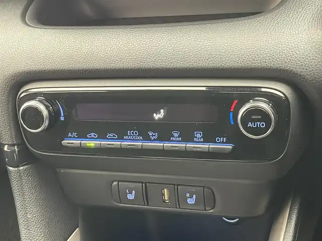 トヨタ ヤリス ハイブリッド Z 愛知県 2020(令2)年 4.5万km センシュアルレッドマイカ 純正８型ＤＡナビＴＶ　バックカメラ　禁煙　シートヒーター　モデリスタ１５インチＡＷ　前後ドラレコ　セーフティセンス　衝突軽減　追従クルコン　ＬＥＤオートライト　コーナーセンサー　メモリシート　バイザー　純正フロアマット　ETC　