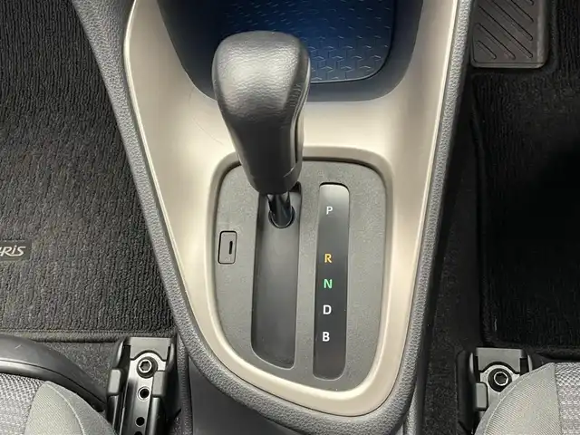 トヨタ ヤリス ハイブリッド Z 愛知県 2020(令2)年 4.5万km センシュアルレッドマイカ 純正８型ＤＡナビＴＶ　バックカメラ　禁煙　シートヒーター　モデリスタ１５インチＡＷ　前後ドラレコ　セーフティセンス　衝突軽減　追従クルコン　ＬＥＤオートライト　コーナーセンサー　メモリシート　バイザー　純正フロアマット　ETC　