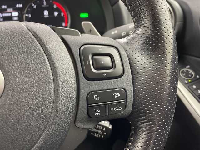 レクサス ＩＳ 300h Fスポーツ 兵庫県 2022(令4)年 4.5万km ホワイトノーヴァガラスフレーク ・サンルーフ/・プリクラッシュセーフティ/・レーダークルーズコントロール/・ブラインドスポットモニター/・パーキングサポートブレーキ/・パーキングサポートアラート/・レーントレーシングアシスト/・レーンディバチャーアラート/・ふらつき警報/・先行車発進告知/・アダプティブハイビームシステム/・ロードサインアシスト/・ナビ＆TV＆BT＆DVD＆BD＆AUX＆Miracast/・バックカメラ/・純正ドライブレコーダー/・ビルトインETC2.0/・パドルシフト/・ステアリングヒーター/・ドアミラーヒーター/・nanoeX/・革巻きステアリング/・レザーシート/・前席パワーシート/・運転席メモリーシート/・前席シートヒーター/・前席シートベンチレーション/・純正19インチアルミホイール/・スマートキー/・プッシュスタート/・スペアキー/・LEDヘッドライト/・フォグ/・オートライト