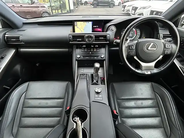 レクサス ＩＳ 200t Fスポーツ 島根県 2016(平28)年 5.1万km ホワイトノーヴァガラスフレーク 登録時走行距離　50807km/純正SDナビ【Bluetooth/CD/DVD】/クルーズコントロール【追従走行あり】/バックカメラ/オートライト/シートヒーター【D席/N席】/衝突被害軽減システム/パワーシート【D席/N席】/スマートキー/レザーシート/純正フロアマット/LEDライト/レーンキープアシスト/横滑り防止装置/盗難防止装置/ドライブレコーダー【前方のみ】/ETC2.0/純正18インチアルミホイール