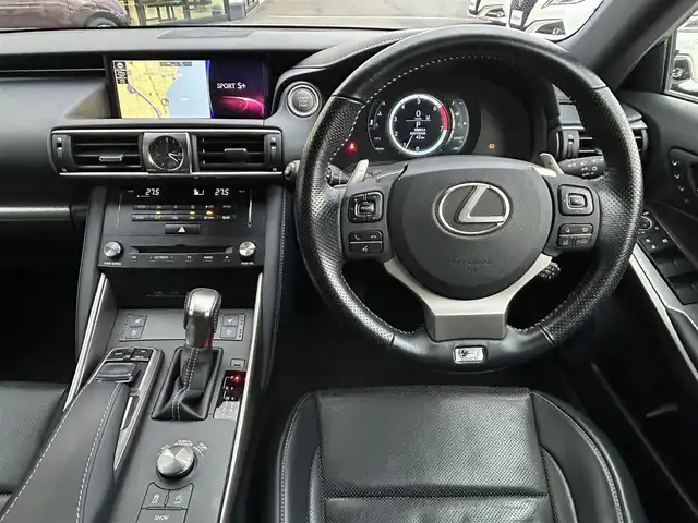 レクサス ＩＳ 200t Fスポーツ 島根県 2016(平28)年 5.1万km ホワイトノーヴァガラスフレーク 登録時走行距離　50807km/純正SDナビ【Bluetooth/CD/DVD】/クルーズコントロール【追従走行あり】/バックカメラ/オートライト/シートヒーター【D席/N席】/衝突被害軽減システム/パワーシート【D席/N席】/スマートキー/レザーシート/純正フロアマット/LEDライト/レーンキープアシスト/横滑り防止装置/盗難防止装置/ドライブレコーダー【前方のみ】/ETC2.0/純正18インチアルミホイール