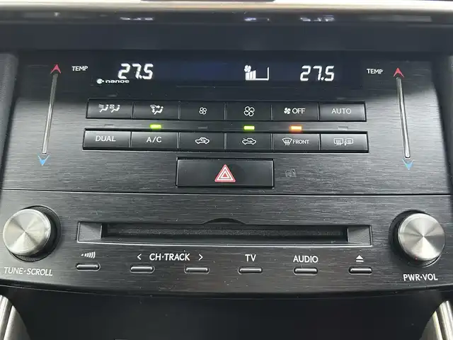 レクサス ＩＳ 200t Fスポーツ 島根県 2016(平28)年 5.1万km ホワイトノーヴァガラスフレーク 登録時走行距離　50807km/純正SDナビ【Bluetooth/CD/DVD】/クルーズコントロール【追従走行あり】/バックカメラ/オートライト/シートヒーター【D席/N席】/衝突被害軽減システム/パワーシート【D席/N席】/スマートキー/レザーシート/純正フロアマット/LEDライト/レーンキープアシスト/横滑り防止装置/盗難防止装置/ドライブレコーダー【前方のみ】/ETC2.0/純正18インチアルミホイール