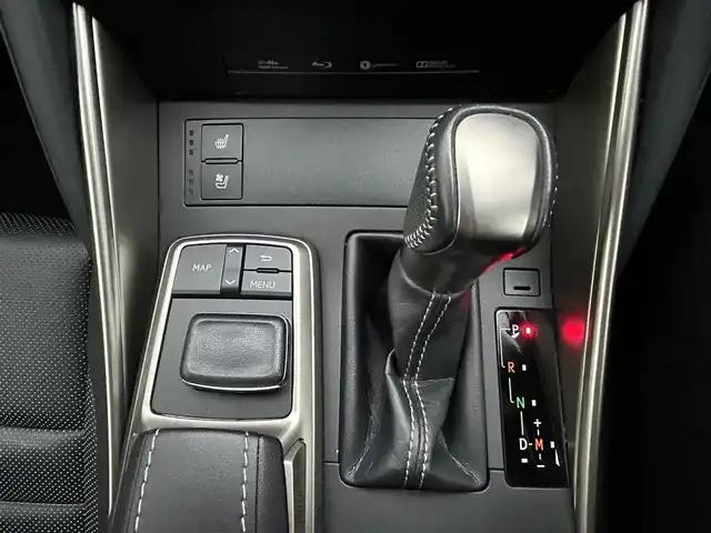 レクサス ＩＳ 200t Fスポーツ 島根県 2016(平28)年 5.1万km ホワイトノーヴァガラスフレーク 登録時走行距離　50807km/純正SDナビ【Bluetooth/CD/DVD】/クルーズコントロール【追従走行あり】/バックカメラ/オートライト/シートヒーター【D席/N席】/衝突被害軽減システム/パワーシート【D席/N席】/スマートキー/レザーシート/純正フロアマット/LEDライト/レーンキープアシスト/横滑り防止装置/盗難防止装置/ドライブレコーダー【前方のみ】/ETC2.0/純正18インチアルミホイール