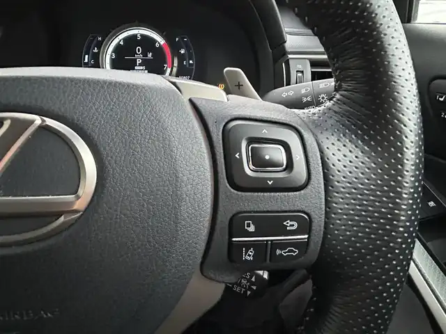 レクサス ＩＳ 200t Fスポーツ 島根県 2016(平28)年 5.1万km ホワイトノーヴァガラスフレーク 登録時走行距離　50807km/純正SDナビ【Bluetooth/CD/DVD】/クルーズコントロール【追従走行あり】/バックカメラ/オートライト/シートヒーター【D席/N席】/衝突被害軽減システム/パワーシート【D席/N席】/スマートキー/レザーシート/純正フロアマット/LEDライト/レーンキープアシスト/横滑り防止装置/盗難防止装置/ドライブレコーダー【前方のみ】/ETC2.0/純正18インチアルミホイール