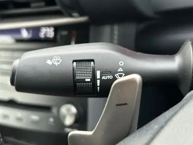 レクサス ＩＳ 200t Fスポーツ 島根県 2016(平28)年 5.1万km ホワイトノーヴァガラスフレーク 登録時走行距離　50807km/純正SDナビ【Bluetooth/CD/DVD】/クルーズコントロール【追従走行あり】/バックカメラ/オートライト/シートヒーター【D席/N席】/衝突被害軽減システム/パワーシート【D席/N席】/スマートキー/レザーシート/純正フロアマット/LEDライト/レーンキープアシスト/横滑り防止装置/盗難防止装置/ドライブレコーダー【前方のみ】/ETC2.0/純正18インチアルミホイール