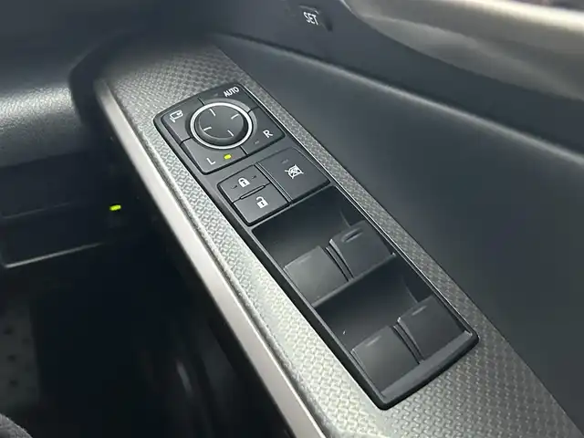 レクサス ＩＳ 200t Fスポーツ 島根県 2016(平28)年 5.1万km ホワイトノーヴァガラスフレーク 登録時走行距離　50807km/純正SDナビ【Bluetooth/CD/DVD】/クルーズコントロール【追従走行あり】/バックカメラ/オートライト/シートヒーター【D席/N席】/衝突被害軽減システム/パワーシート【D席/N席】/スマートキー/レザーシート/純正フロアマット/LEDライト/レーンキープアシスト/横滑り防止装置/盗難防止装置/ドライブレコーダー【前方のみ】/ETC2.0/純正18インチアルミホイール