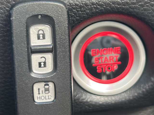 ホンダ Ｎ ＢＯＸ カスタム G L ホンダセンシング 石川県 2018(平30)年 2.3万km クリスタルブラックパール SDナビ（DVD再生機能有）/フルセグTV/バックカメラ/ドライブレコーダー/ETC/片側パワースライドドア/純正アルミホイール/純正フロアマット/スマートキー/LEDヘッドライト/W＋サイド＋カーテンエアバッグ/レーンキープアシスト/衝突被害軽減システム