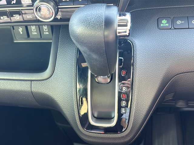 ホンダ Ｎ ＢＯＸ カスタム G L ホンダセンシング 石川県 2018(平30)年 2.3万km クリスタルブラックパール SDナビ（DVD再生機能有）/フルセグTV/バックカメラ/ドライブレコーダー/ETC/片側パワースライドドア/純正アルミホイール/純正フロアマット/スマートキー/LEDヘッドライト/W＋サイド＋カーテンエアバッグ/レーンキープアシスト/衝突被害軽減システム