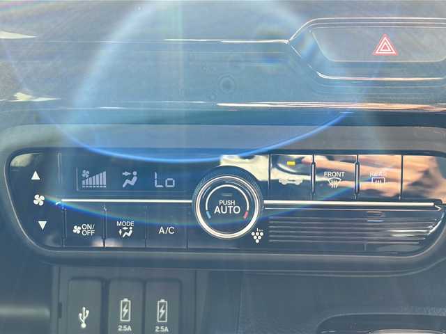 ホンダ Ｎ ＢＯＸ カスタム G L ホンダセンシング 石川県 2018(平30)年 2.3万km クリスタルブラックパール SDナビ（DVD再生機能有）/フルセグTV/バックカメラ/ドライブレコーダー/ETC/片側パワースライドドア/純正アルミホイール/純正フロアマット/スマートキー/LEDヘッドライト/W＋サイド＋カーテンエアバッグ/レーンキープアシスト/衝突被害軽減システム