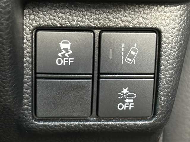 ホンダ Ｎ ＢＯＸ カスタム G L ホンダセンシング 石川県 2018(平30)年 2.3万km クリスタルブラックパール SDナビ（DVD再生機能有）/フルセグTV/バックカメラ/ドライブレコーダー/ETC/片側パワースライドドア/純正アルミホイール/純正フロアマット/スマートキー/LEDヘッドライト/W＋サイド＋カーテンエアバッグ/レーンキープアシスト/衝突被害軽減システム