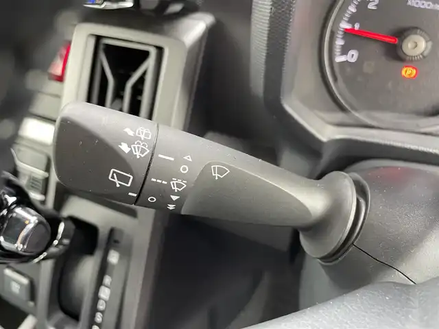ダイハツ タフト G クロムベンチャー 熊本県 2022(令4)年 3.4万km ブラックマイカメタリック ガラスルーフ/社外8インチメモリナビ/・AM/FM/CD/DVD/SD/BT/・フルセグTV/・バックカメラ/スマートアシスト/・衝突回避支援ブレーキ機能(対歩行車/車両)/・衝突警報機能(対歩行車/車両)/・誤発進抑制制御機能(対歩行車/車両)/・車線逸脱抑制制御機能/・車線逸脱警報機能/・路側逸脱警報/・ふらつき警報/・先行車発信お知らせ機能/・標識認識機能/・オートハイビーム/・レーンキープコントロール/・コーナーセンサー/シートヒーター(D/N)/電子パーキング/・ブレーキホールド/革巻きステアリング/・ステアリングリモコン/LEDヘッドライト/・オートライト/・フォグランプ/ETC/プッシュスタート/・スマートキー/横滑り防止/アイドリングストップ/純正15インチアルミホイール/純正フロアマット/ドアバイザー
