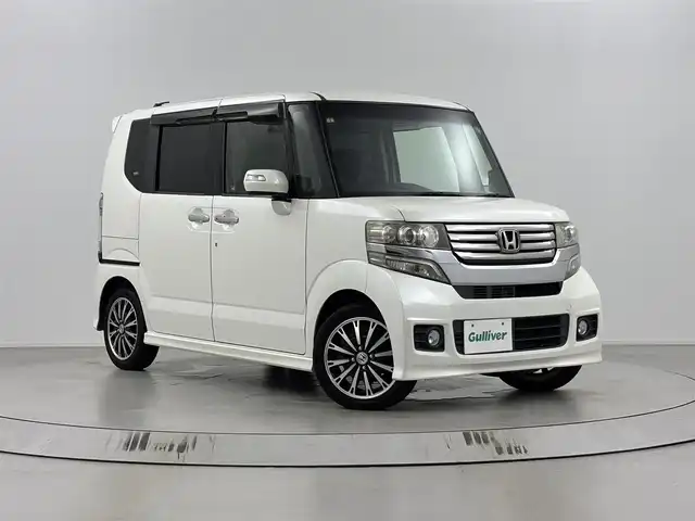 ホンダ Ｎ ＢＯＸ カスタム G ターボパッケージ 埼玉県 2013(平25)年 9.4万km プレミアムホワイトパール 社外ナビ　AVN-Z02i/(Bluetooth/USB/AUX/CD/DVD/AM/FM)/地デジフルセグ/バックカメラ/ETC/パドルシフト/両側パワースライドドア/クルーズコントロール/ECON/プッシュスタート/フロントフォグランプ/純正フロアマット/純正ドアバイザー/純正15インチアルミホイール