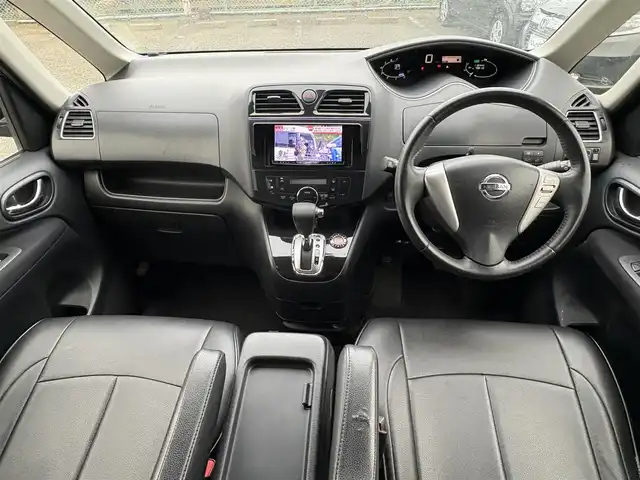 日産 セレナ ハイウェイスター Sハイブリッド 神奈川県 2012(平24)年 11.9万km スーパーブラック (株)IDOMが運営する【じしゃロン秦野店】の自社ローン専用車両になります。こちらは現金またはオートローンご利用時の価格です。自社ローンご希望の方は別途その旨お申付け下さい/スマートキー/社外メモリナビ/フルセグ/Bluetooth/バックカメラ/ETC/片側パワースライドドア/社外フリップダウンモニター :TVM-FW1100 11インチ/ドライブレコーダー　：DRY-TW8500/全席革調シートカバー/オートライト/HID/パドルシフト/ウィンカーミラー